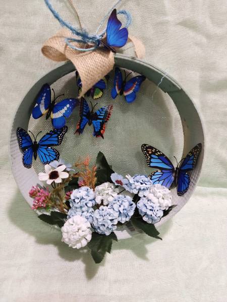Σιταρικό 26  εκ με λουλούδια και πεταλούδες