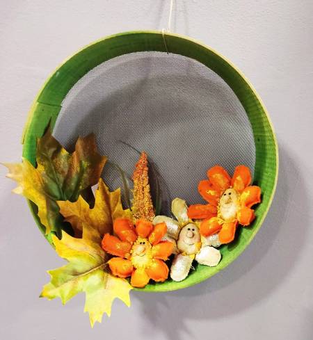 Wheat 26 cm with autumn leaves and sunflowers